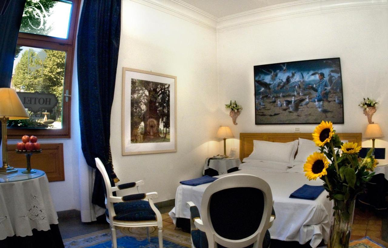 Double or Twin Room,1195572901:JPEG