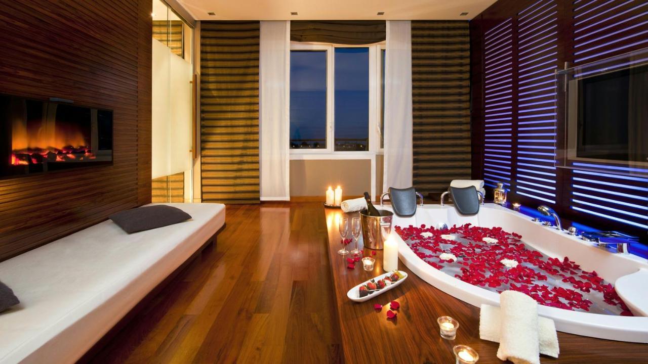 King Suite Spa Bath,1498645069:JPEG