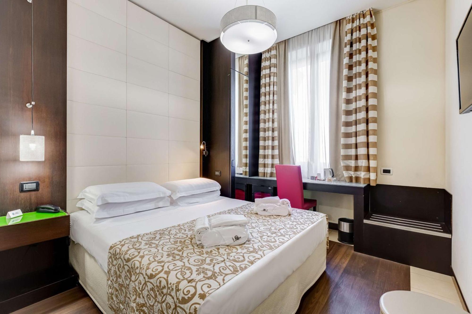 Standard Queen Room