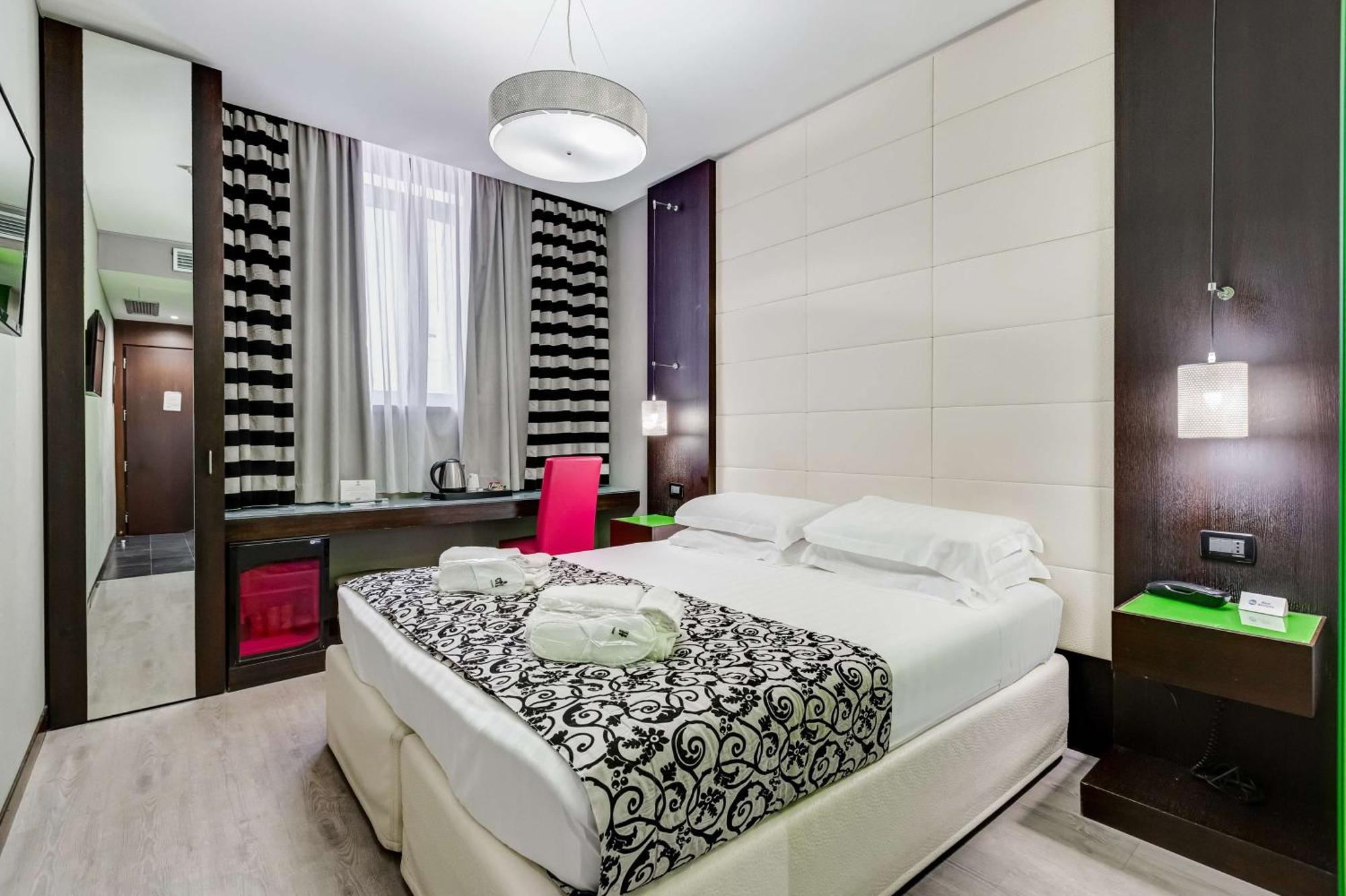 Standard Queen Room