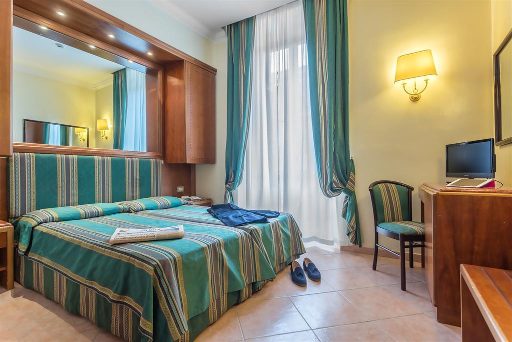 Standard Double or Twin Room,156346983:JPEG