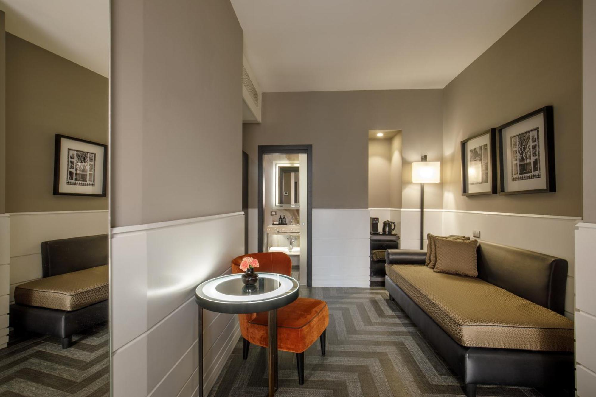Premium King Room,1699080166:JPEG