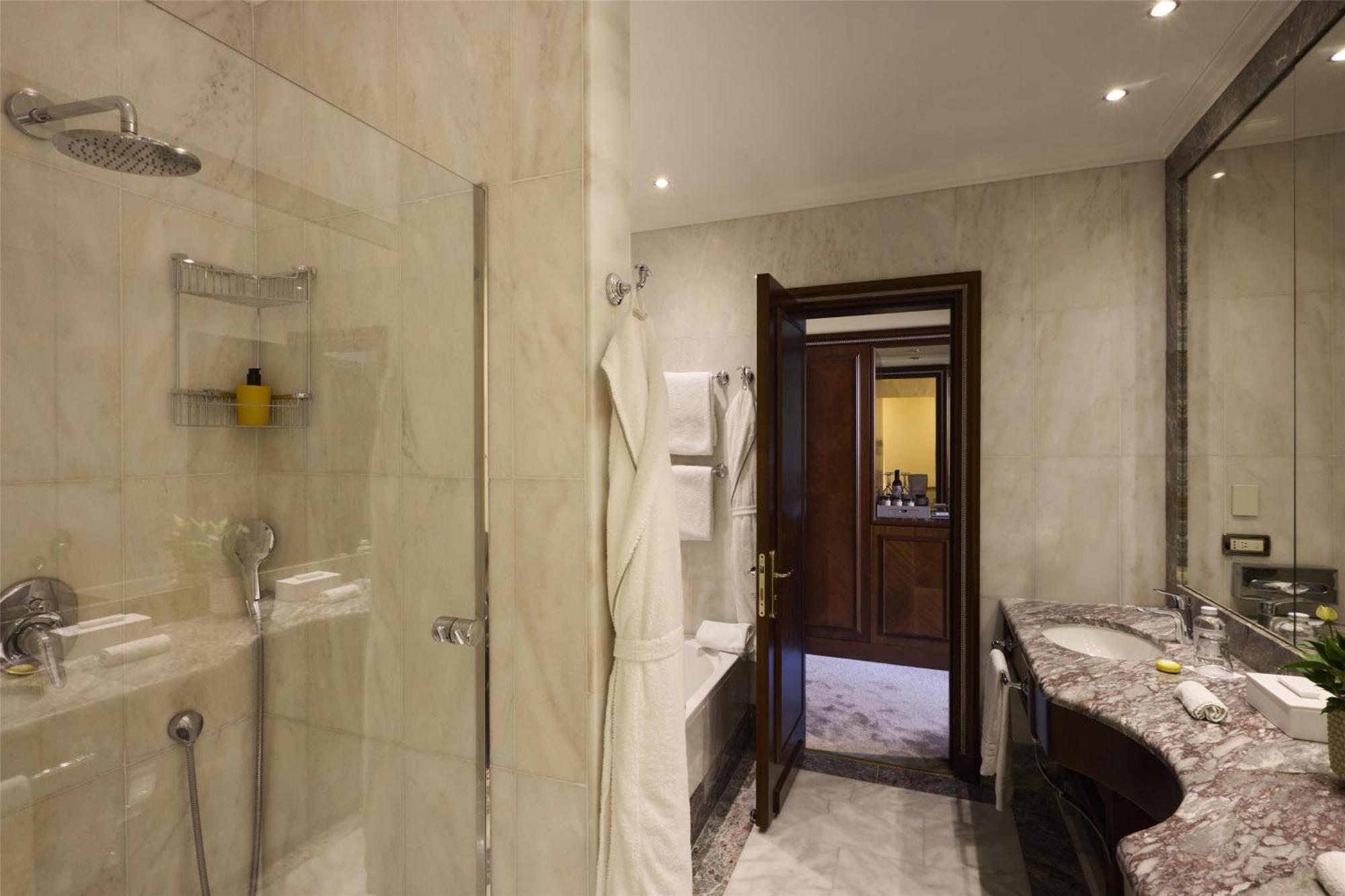 Junior Suite Piazza View