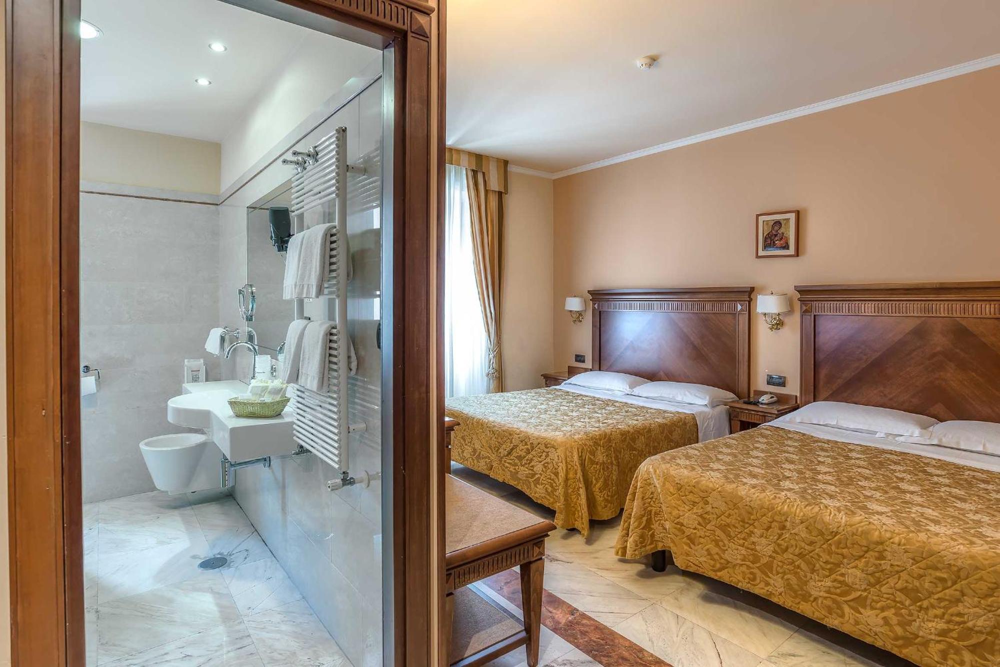 Quadruple Room,682345479:JPEG