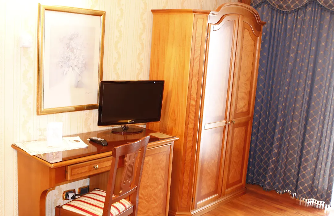 Lh Grand Hotel Hermitage-1