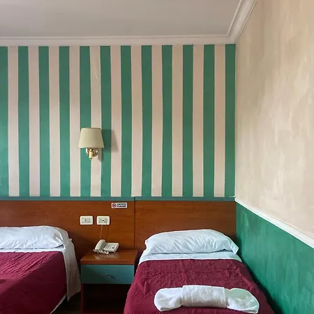 Hotel Center 3-2