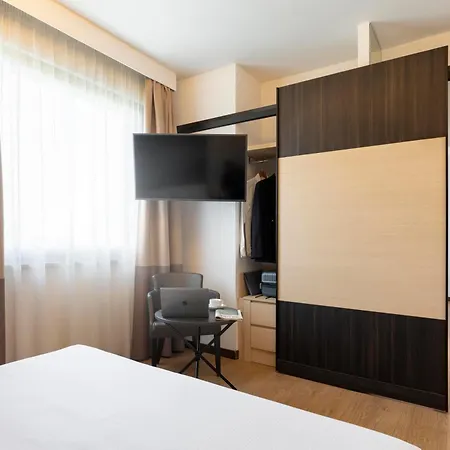 Warmthotel-3